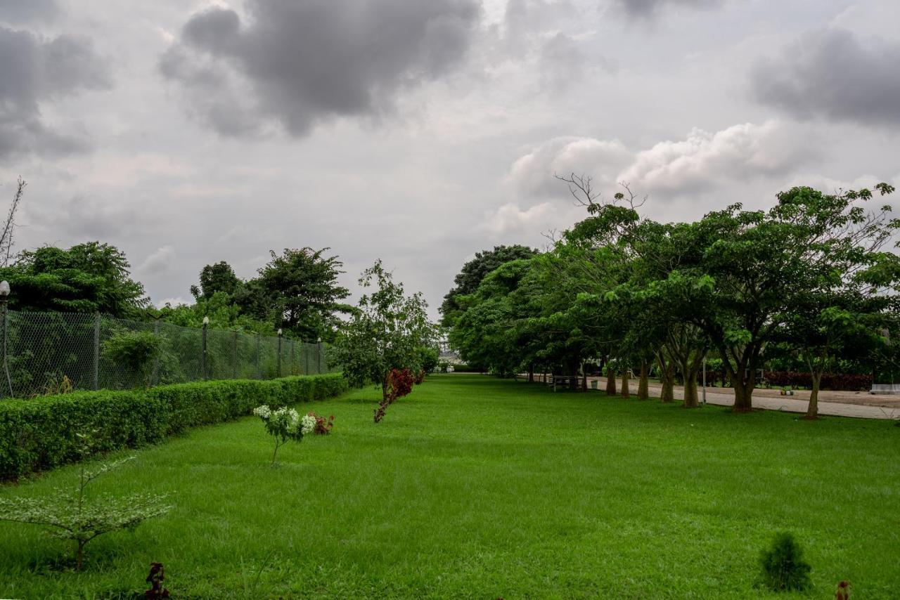 فندق Nelson Mandela Gardens Okpanam المظهر الخارجي الصورة